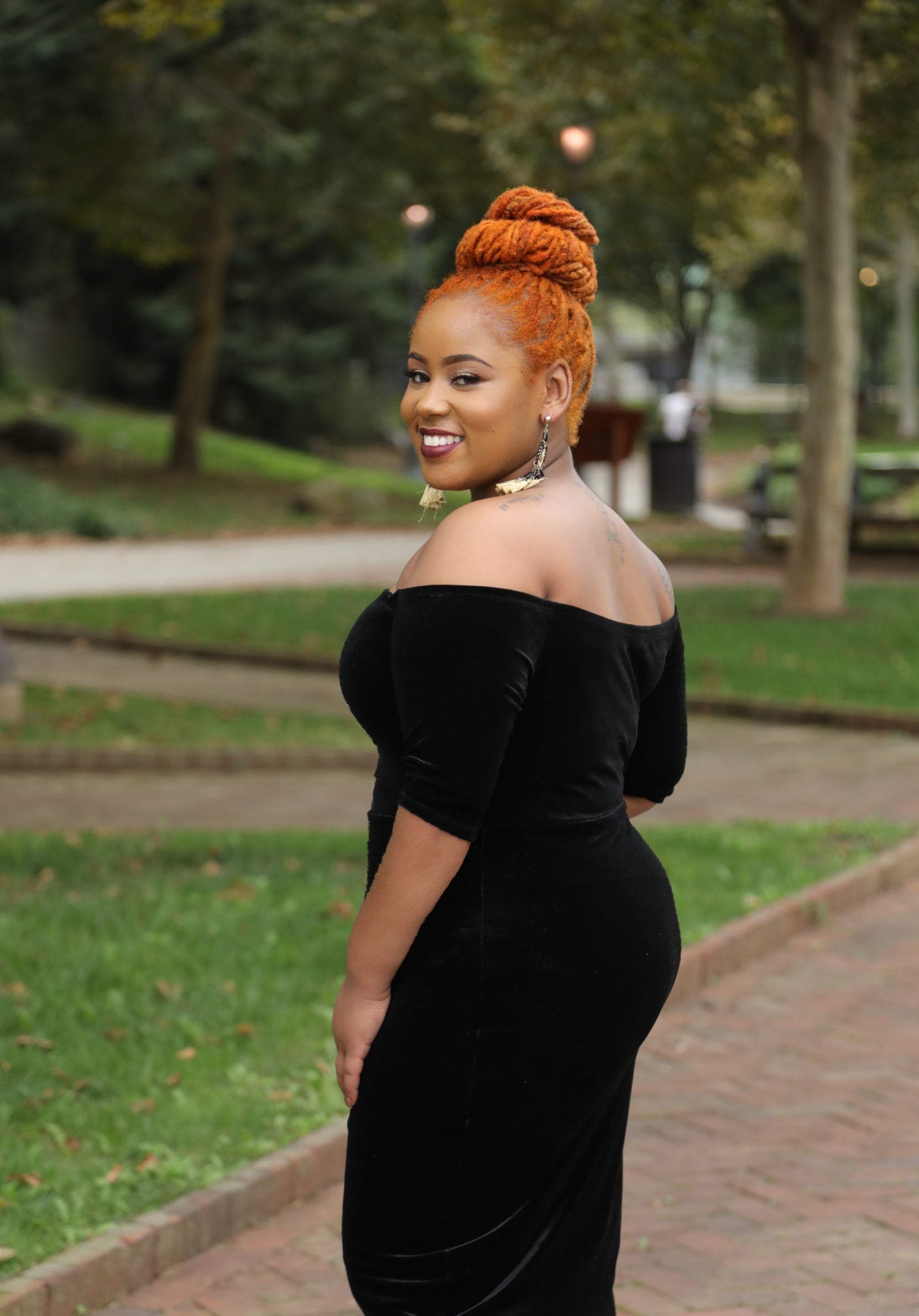 Black Velvet Off the Shoulder Bodycon Dress 1X Black Velvet Off the Shoulder Bodycon Dress 1X